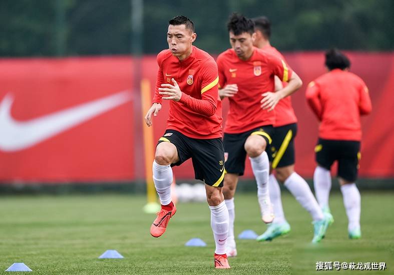 电竞竞猜-里尔今夜战术微调，志在中超名次提升，引发热议，赛程密集仍需轮换(里尔转会一览)